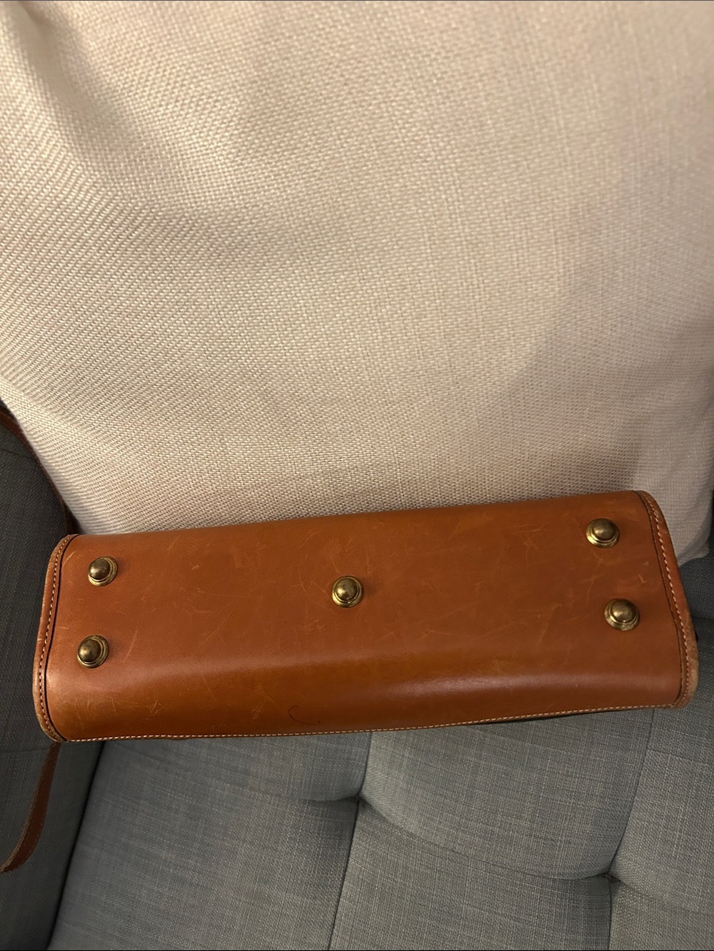 Vintage, DOONEY & BOURKE Leather Crossbody Shoulder Bag in Navy and Tan - Picture 4 of 6